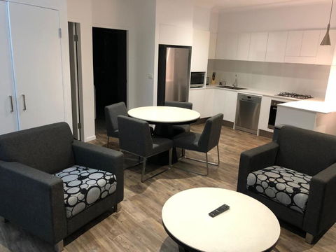 Nouveau On Young - Local Tourism 2