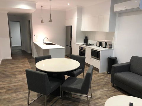 Nouveau On Young - Local Tourism 1