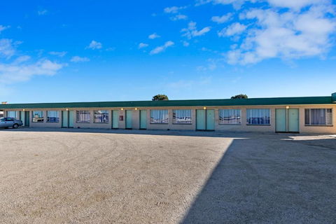 Nullarbor Roadhouse - Australia Shopping 3