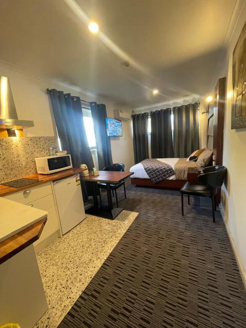 Oakleigh House - Accommodation Australia 3
