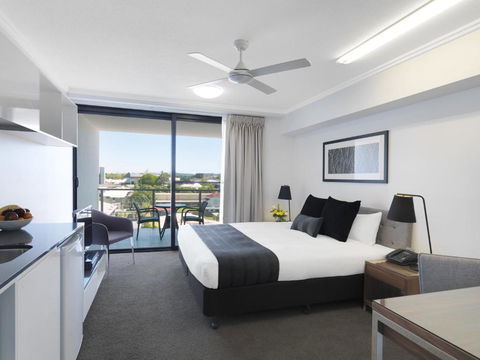 Oaks Mackay Carlyle Suites - Accommodation Australia 1