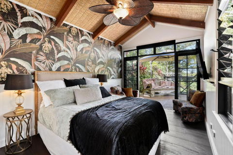 Oasis By Beach Stays - Local Tourism 1