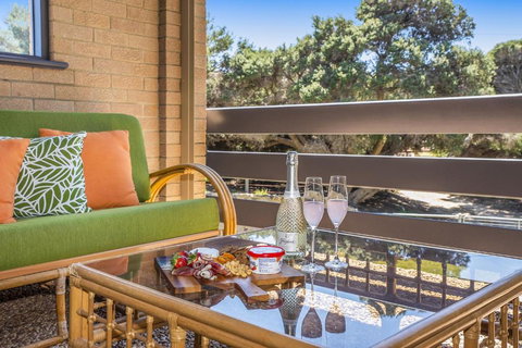 Ocean Close - Spacious Beach House - Australia Shopping 3