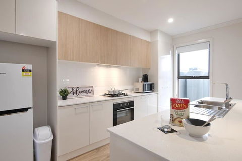 No Stairs Dbl Garage Aircon Woodville North - Accommodation Australia 2