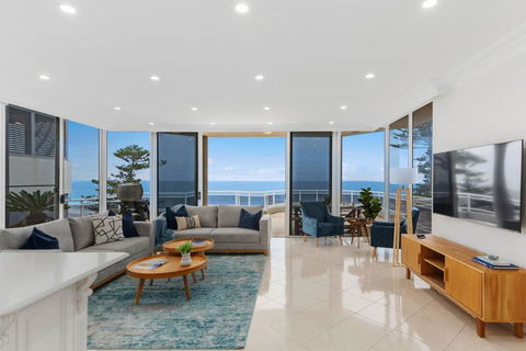 Ocean Vista Escape - A Lofty Beachfront Penthouse - Local Tourism 0