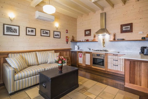 Old Bank Boutique Hotel - Accommodation Australia 2