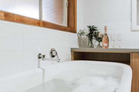 Olinda Rise Retreat House Fire Bathtub And Brekky - Accommodation Australia 2