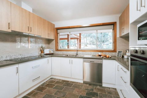 Olinda Rise Retreat House Fire Bathtub And Brekky - Accommodation Australia 3