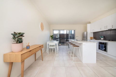 Page Seven By Property Mums - Accommodation Australia 1