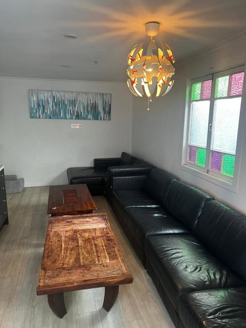 Palm Hamilton Backpacker - Australia Shopping 1