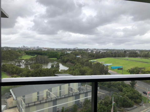 Parkview Modern Apartment W Parking @ Olympic Park - Accommodation Australia 3