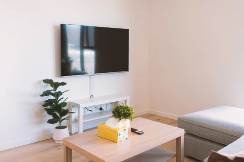 Patio Mt View 1BR Apt In CBD Near ANU And Museum With Free Parking And WiFi - Australia Shopping 1