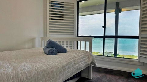 Peace In Paradise Near Nelson Bay- Waterviews, Spa, Adventures - Bed n Breakfasts 1