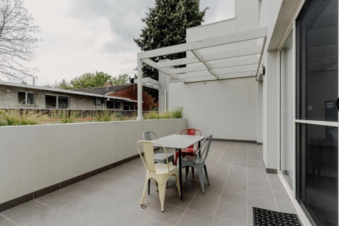 Peaceful 1-Bed Apartment Close To Lonsdale St - Accommodation Australia 3