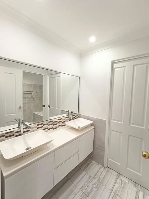Peaceful Room In Modern Baulkham Hills Home - BH3 - Accommodation Australia 3