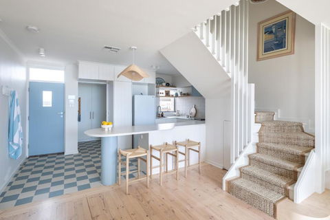 Pearl, Designer Beachfront Retreat, Semaphore Park - Accommodation Australia 1