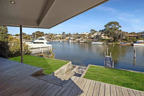 Pelican Brief - Australia Shopping 3