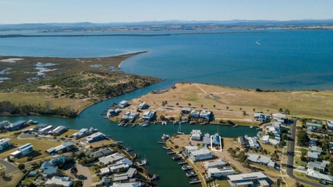 Pelican Landing - Accommodation Australia 1