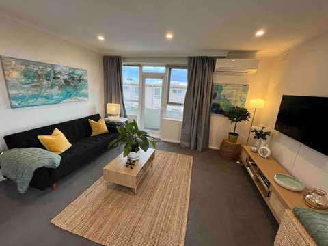 Penthouse In Sandringham With Panoramic Bay Views - Accommodation Australia 3