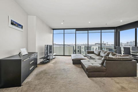 Portside Bliss Your Urban Escape In Melbourne - Bed n Breakfasts 2