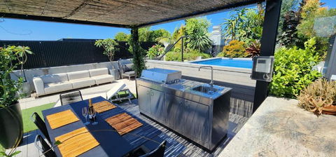 Penthouse Perfection With Private Rooftop Pool - Local Tourism 2