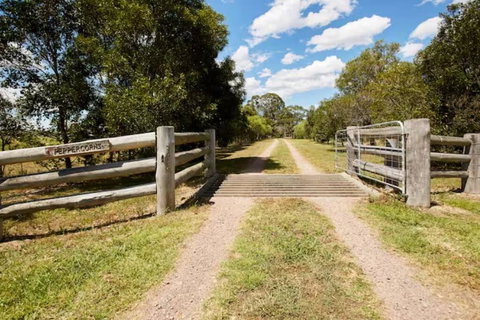 Peppercorns Riverside Farm Stay - Bed n Breakfasts 2
