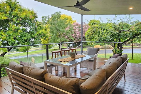 Perfect Country Home - Local Tourism 0