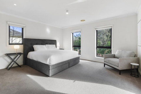 Perfectly Located 4-Bed House In Kensington - Accommodation Australia 1