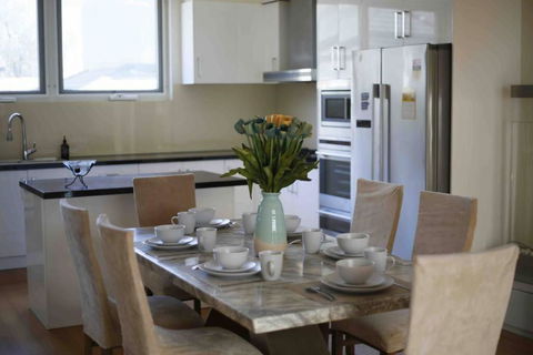 Perfectly Modern Living Home In Burwood - Accommodation Australia 0