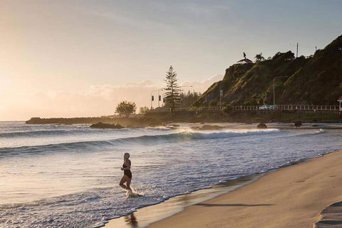 PET FRIENDLY & Super Central Retro Beach Pad! - Local Tourism 3