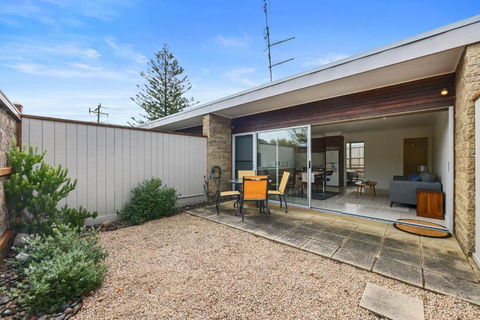 Petite Retreat - Accommodation Australia 0