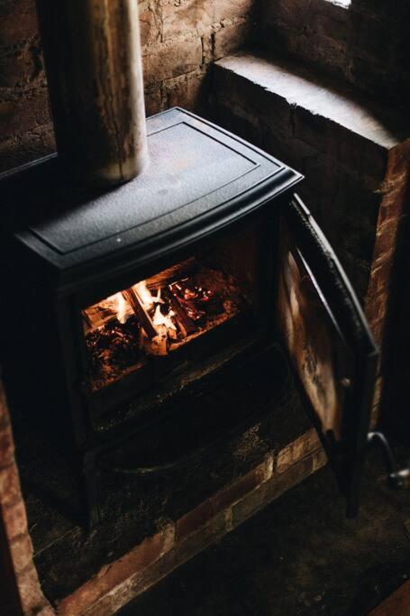 Pickers Hut - A Country Style Featured Dream Stay - Local Tourism 3