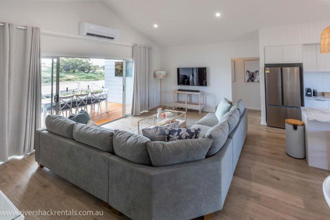 Pina Colada Shack-40 Marina Way - Australia Shopping 1