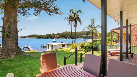 Pine Tree Cottage - Waterfront - Local Tourism 0