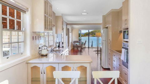 Pine Tree Cottage - Waterfront - Local Tourism 3