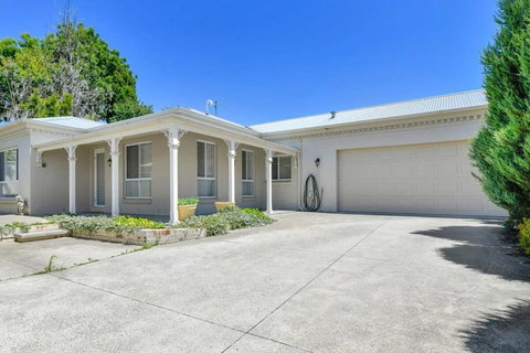 Piper St - CBD, Cosy Escape - Accommodation Australia 2