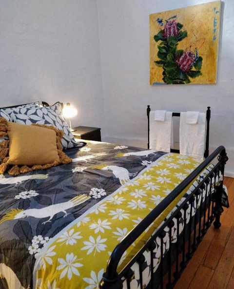 Pips On Mitchell - Beautiful Historic Apartment - Accommodation Australia 0
