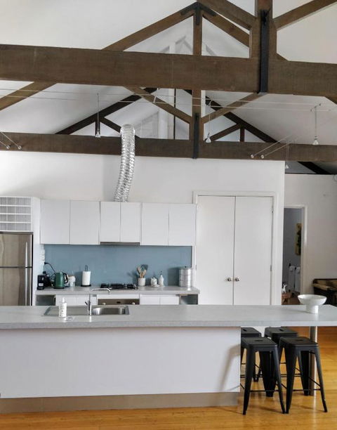 Pips On Mitchell - Beautiful Historic Apartment - Accommodation Australia 3