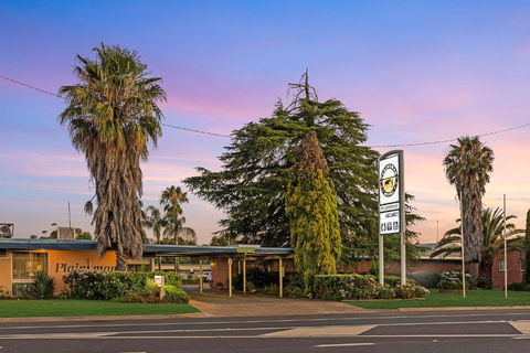 Plainsman Motel - Australia Shopping 1