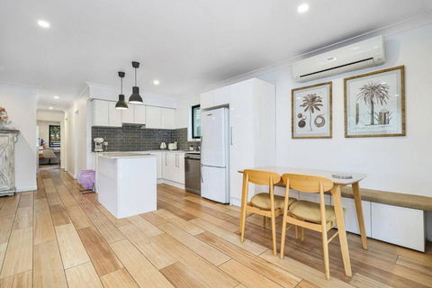 Pool House Hideaway - Accommodation Australia 3