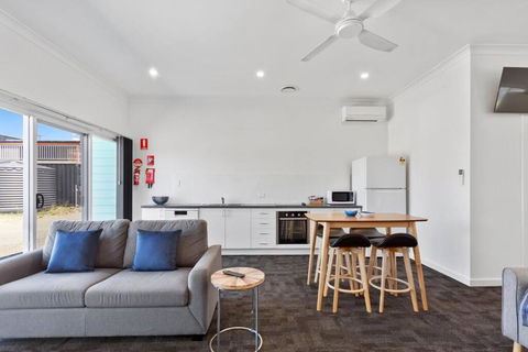 Port Lincoln Shark Apartment 4 - Accommodation Australia 1