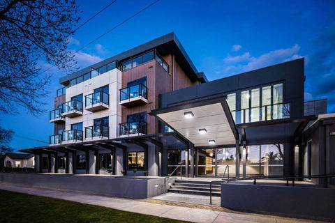 Quality Hotel Lakeside - Accommodation Australia 0
