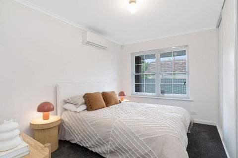 Prime Location 2 Bed Renovated In Royston Park - Local Tourism 3
