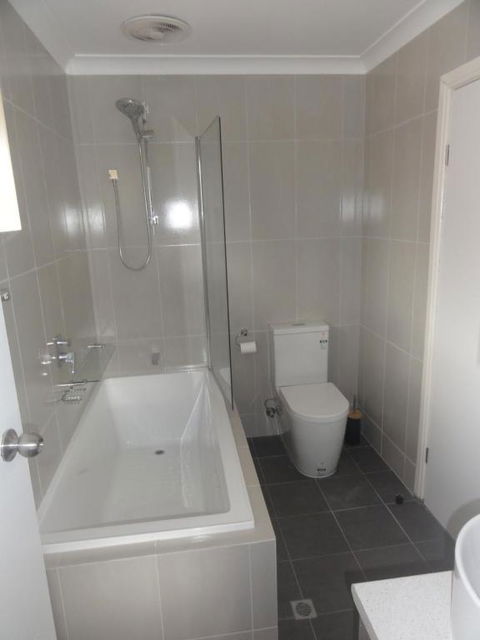 Prime Location & Spacious - Accommodation Australia 3