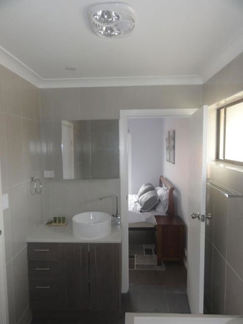 Prime Location & Spacious - Accommodation Australia 2