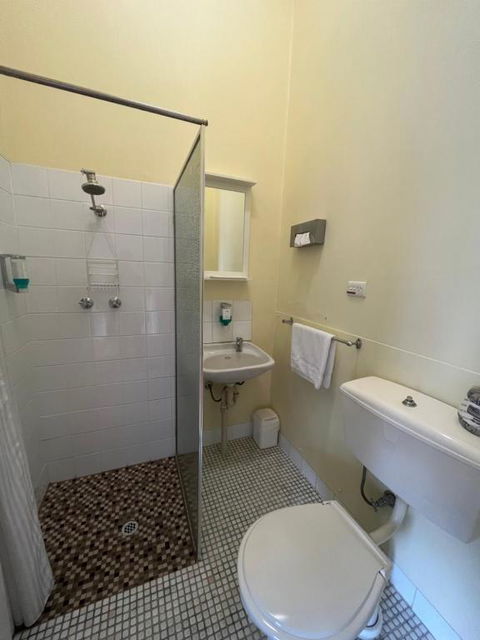 Princes Lodge Motel - Accommodation Australia 3