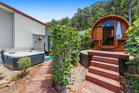 Private Luxury In The Mountains With Running Creek - Accommodation Australia 1