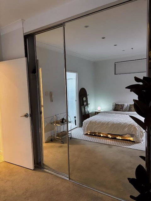 Private Room With Balcony - Australia Shopping 2