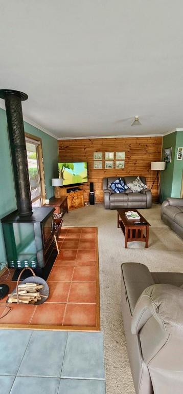 Prom Coast - Beach Abode - Sandy Point - Accommodation Australia 3