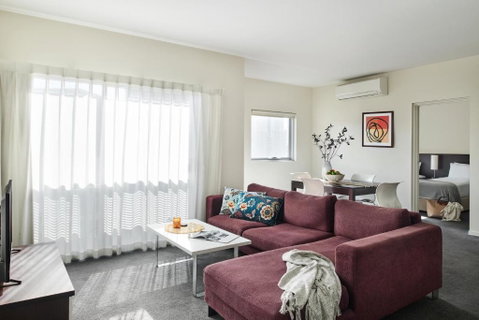 Punthill Essendon - Bed n Breakfasts 2